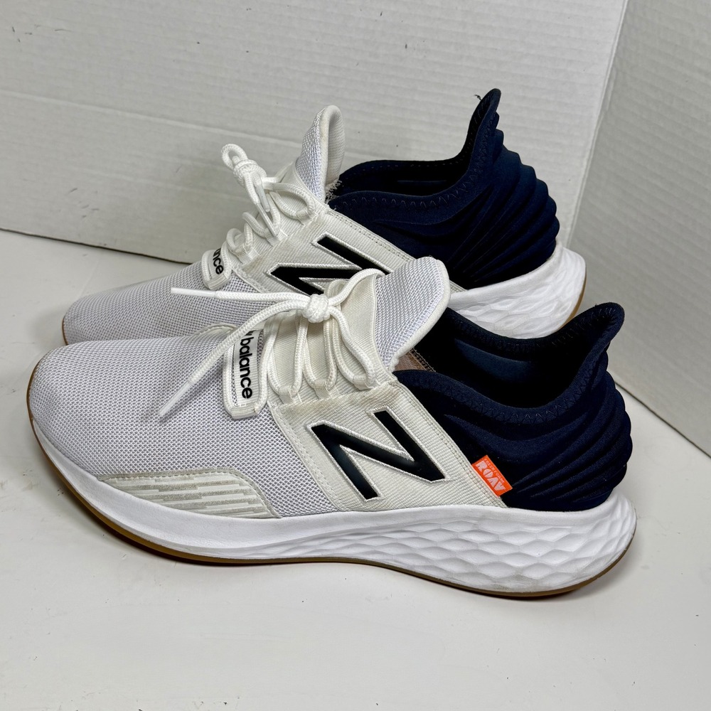 New Balance Fresh Foam Roav‎ Mens 10.5 White Navy Gum Running Shoes MROAVRH1